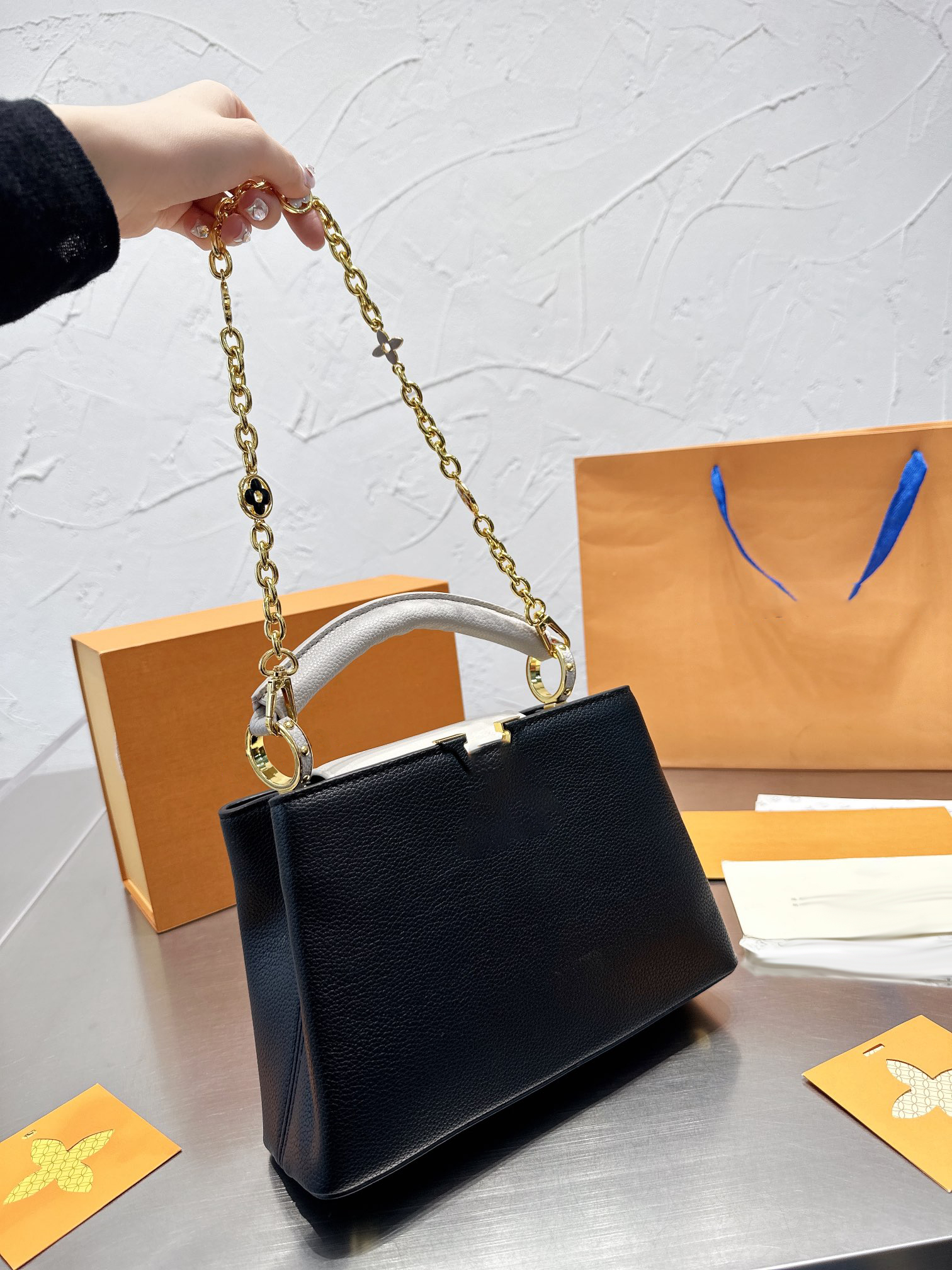 Brand Shoulder Bag Crossbody Luxury Handbag Tote Designer Messenger Bags 5A Quality Classic Genuine Leather Cattlehide 27CM Gold Chain Old Flower, Original box
Brand Shoulder Bag Crossbody Luxury Handbag Tote Designer Messenger Bags 5A Quality Classic Genuine Leather Cattlehide 27CM Gold Chain Old Flower, Original box