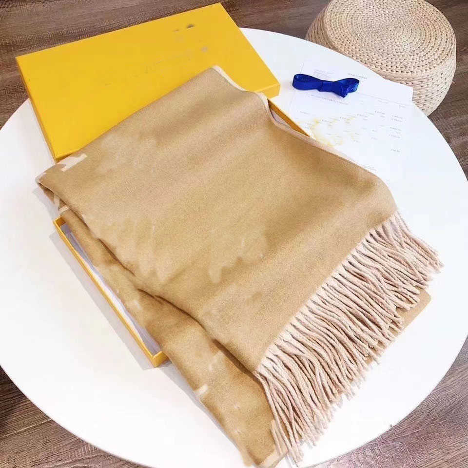 Scarves 2022 autumn winter new 100% Cashmere Scarf high-end soft and comfortable thickened fashion men's women's scarf
Scarves 2022 autumn winter new 100% Cashmere Scarf high-end soft and comfortable thickened fashion men's women's scarf