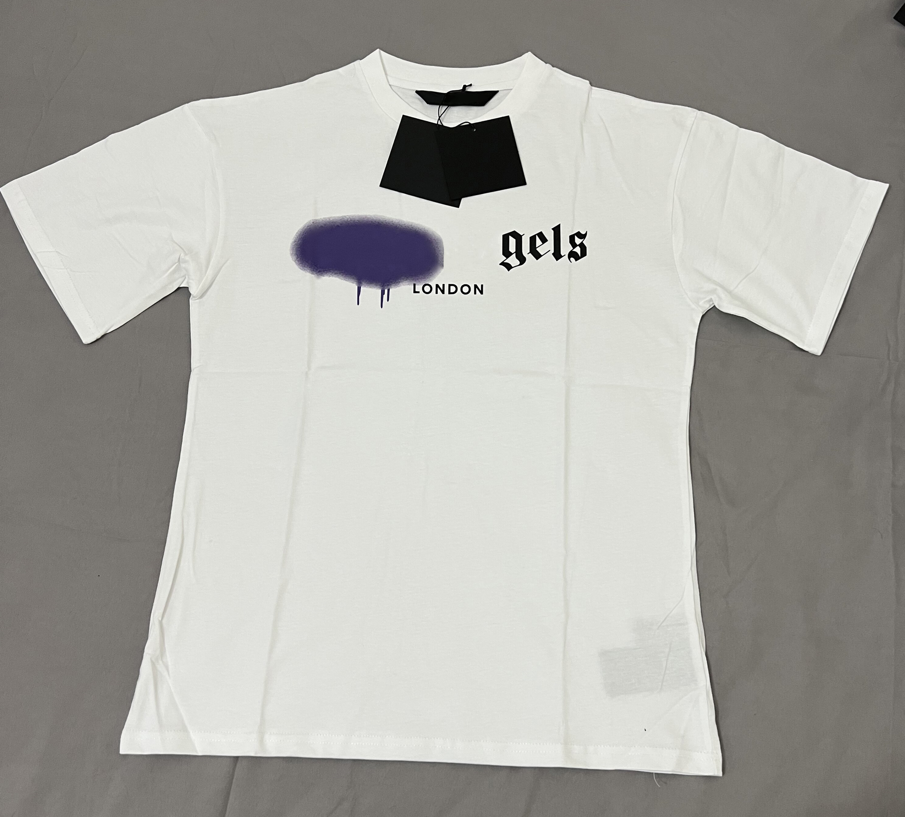 T Shirts Summer Short sleeve for Men women Designer Letters spray T-shirt angel tee Pure Cotton City limit Fashion high quality Clothing Various colors available
T Shirts Summer Short sleeve for Men women Designer Letters spray T-shirt angel tee Pure Cotton City limit Fashion high quality Clothing Various colors available