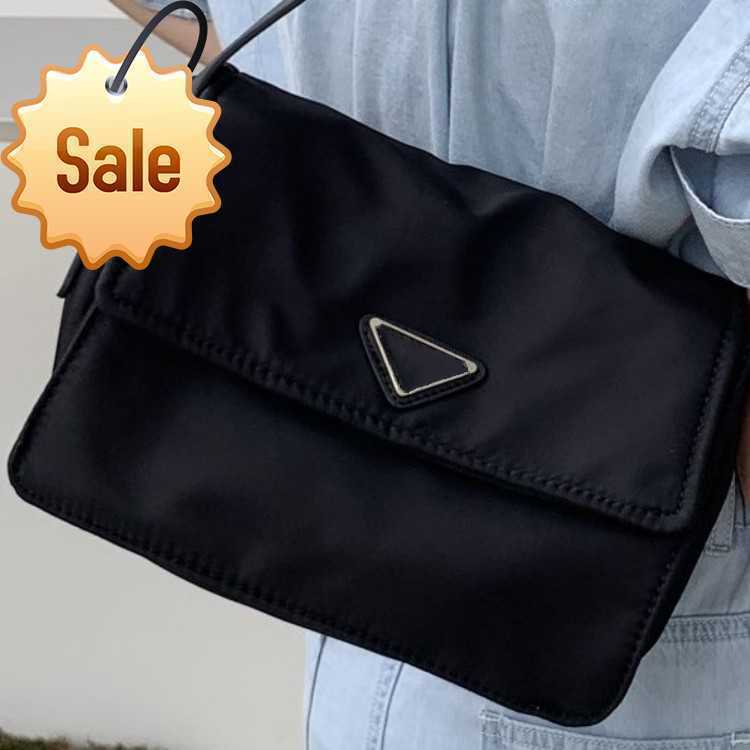 Women's Luxury Designer Shoulders Bag Diagonal One-shoulder Fashion Trend Casual Multi-functional Armpit Crossbody Bags Factory Straight Sales, Black trumpet
Women's Luxury Designer Shoulders Bag Diagonal One-shoulder Fashion Trend Casual Multi-functional Armpit Crossbody Bags Factory Straight Sales, Black trumpet
