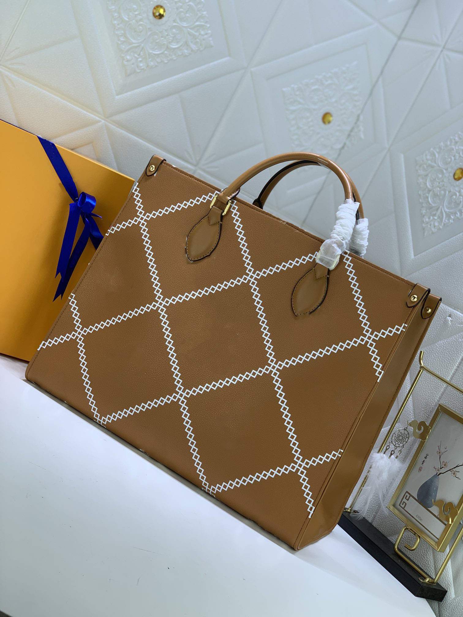 Luxurys Designers Women mini Bum Bags Belt Waist Purses Chest Bag Fashion Crossbody Classic Cross Body Handbags Leather Lady Shoulder Purse #44925, 44925#brown
Luxurys Designers Women mini Bum Bags Belt Waist Purses Chest Bag Fashion Crossbody Classic Cross Body Handbags Leather Lady Shoulder Purse #44925, 44925#brown