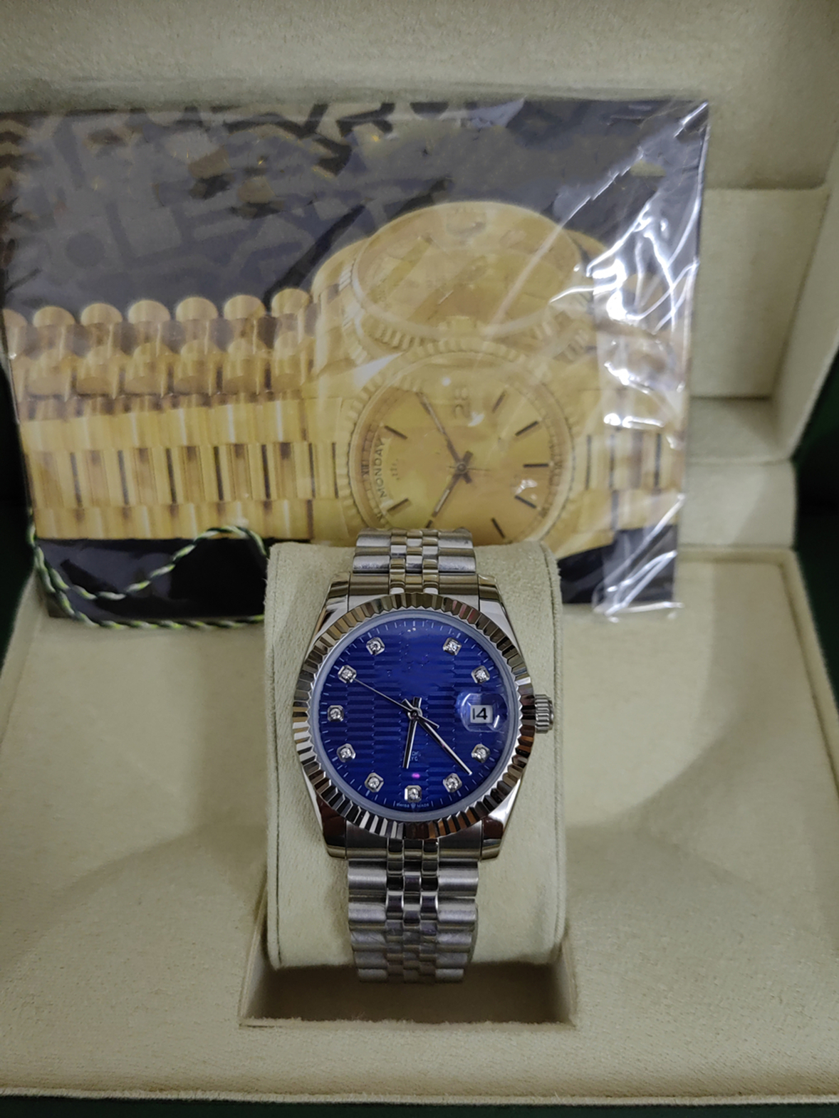 With original box Men Watch 41mm Mens 2813 Dial Mechanical Automatic 904L DJ Factory Stainless Steel Bracelet Triangle Pit Waterproof Watch Gold Silver RoseGold 202, Style 3
With original box Men Watch 41mm Mens 2813 Dial Mechanical Automatic 904L DJ Factory Stainless Steel Bracelet Triangle Pit Waterproof Watch Gold Silver RoseGold 202, Style 3