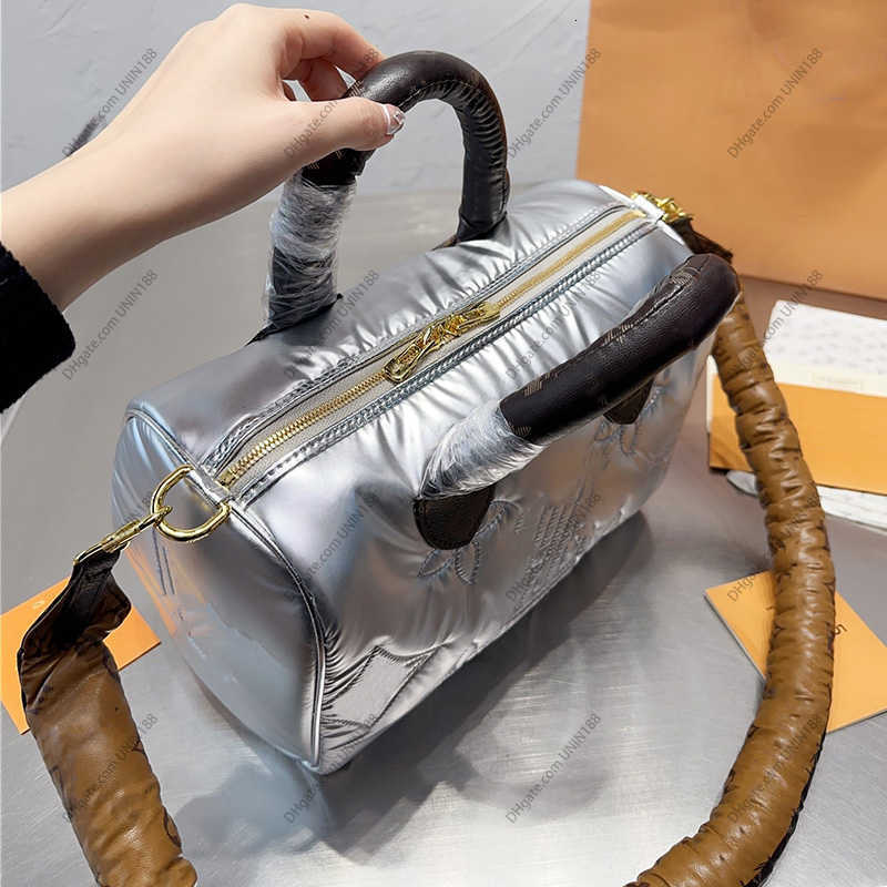 Speedy Totes 22Fw Pillow Womens Bag Luxurys Handbags Quilted Designers Shouder Puffer Crossbody Women Handbag Embossed Flowers With NBY1, Silver
Speedy Totes 22Fw Pillow Womens Bag Luxurys Handbags Quilted Designers Shouder Puffer Crossbody Women Handbag Embossed Flowers With NBY1, Silver
