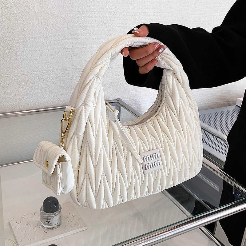 Shoulder Bags Designer Fashion MM Handbags Wrist Texture Small Bag Women's 2022 New Crowd Versatile Pleated J338 Young Chic Satin Simple NicheMI Pink, Purple
Shoulder Bags Designer Fashion MM Handbags Wrist Texture Small Bag Women's 2022 New Crowd Versatile Pleated J338 Young Chic Satin Simple NicheMI Pink, Purple