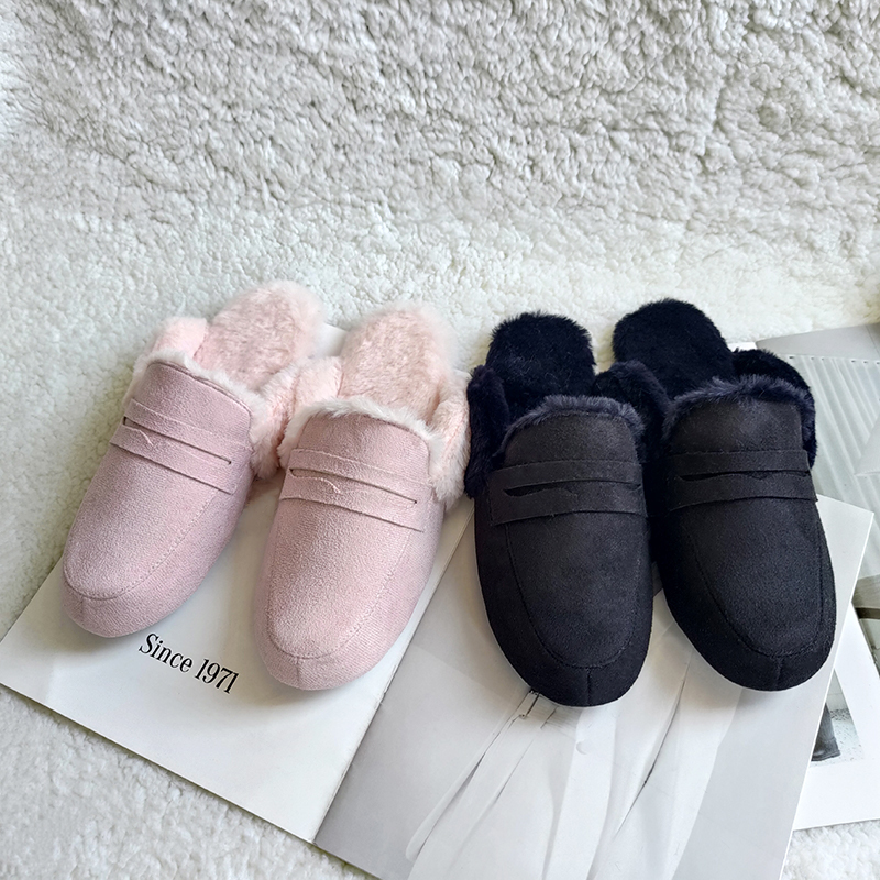 The new fall 2022 outerwear plush slippers baotou fashion casual wool flat slippers, Black
The new fall 2022 outerwear plush slippers baotou fashion casual wool flat slippers, Black