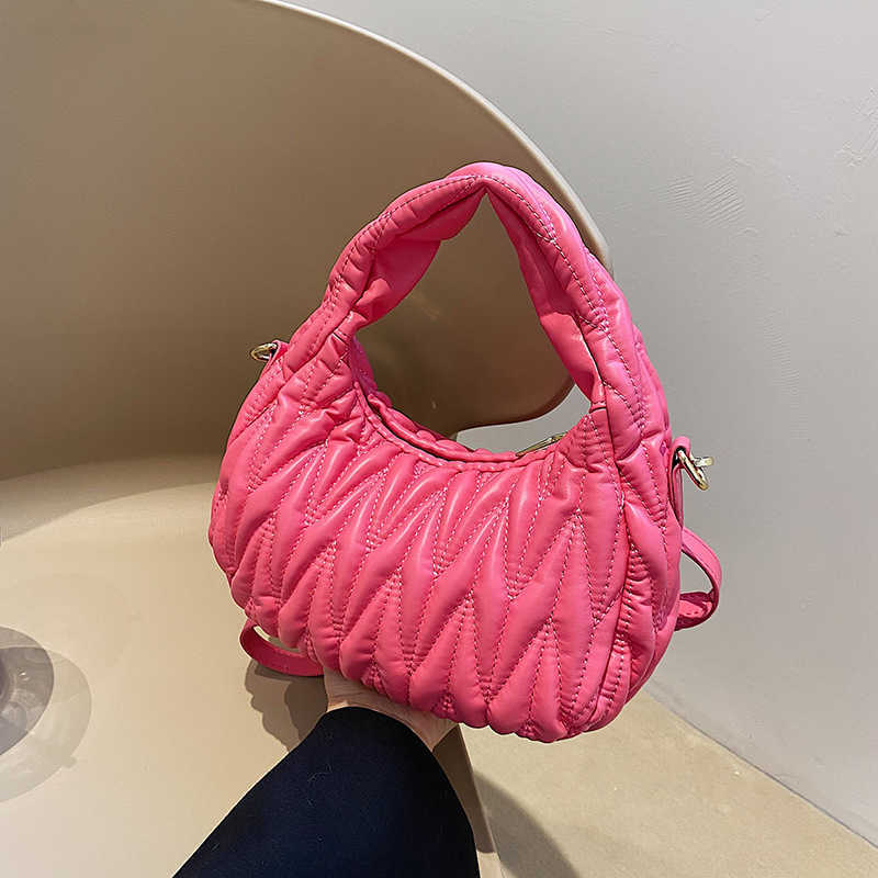 Shoulder Bags Designer Fashion MM Handbags Wrist Niche Design Female 2022 New Exquisite High-end Embroidered Thread Pleated Small Square Portable Sing
Shoulder Bags Designer Fashion MM Handbags Wrist Niche Design Female 2022 New Exquisite High-end Embroidered Thread Pleated Small Square Portable Sing