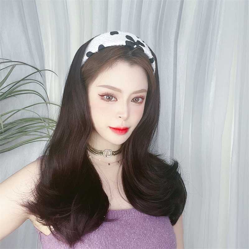 Women's Hair Wigs Lace Synthetic Fashion Wig Women's Medium Hair Hoop Long Roll Chemical Fiber Half Cap, Black
Women's Hair Wigs Lace Synthetic Fashion Wig Women's Medium Hair Hoop Long Roll Chemical Fiber Half Cap, Black