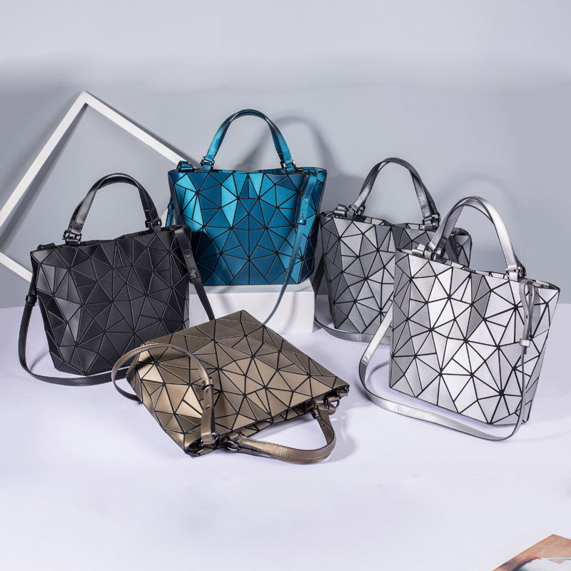 Women's Crossbody Bags Geometric Diamond Lattice Handbags Folding Bucket Bag Wholesale, Grey
Women's Crossbody Bags Geometric Diamond Lattice Handbags Folding Bucket Bag Wholesale, Grey