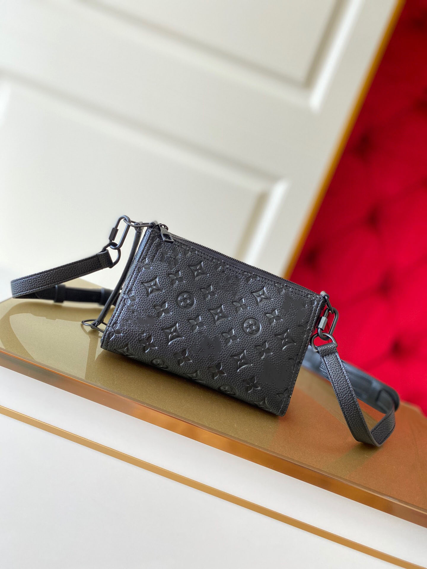 New designer handbags Luxury bags Canvas calfskin triangle structure Adjustable shoulder belt Fashion women's cross body shoulder bag, Surprise gifts
New designer handbags Luxury bags Canvas calfskin triangle structure Adjustable shoulder belt Fashion women's cross body shoulder bag, Surprise gifts