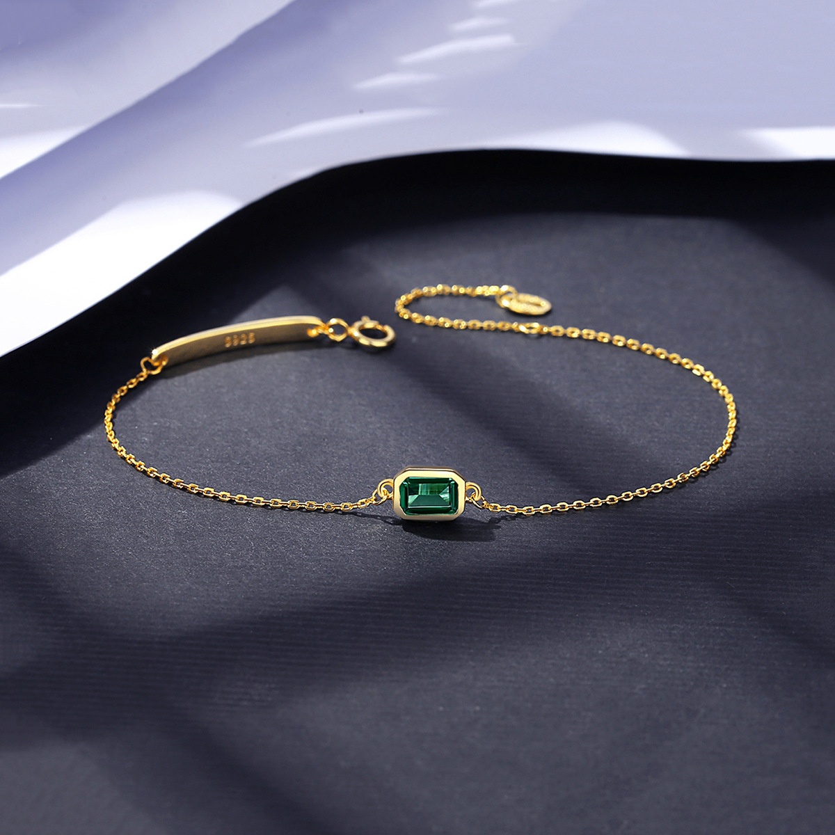 Vintage luxury synthetic emerald s925 silver bracelet women jewelry Korean fashion plated 18k gold exquisite bracelet accessories gift
Vintage luxury synthetic emerald s925 silver bracelet women jewelry Korean fashion plated 18k gold exquisite bracelet accessories gift