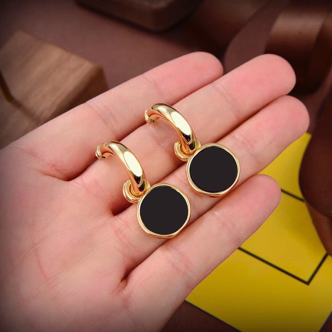 Earrings Designer For Women Luxury Orecchini Gold Colors Fashion Heart Love Stud Classic Size Couple Gifts Jewelry Earring 22111401CZ
Earrings Designer For Women Luxury Orecchini Gold Colors Fashion Heart Love Stud Classic Size Couple Gifts Jewelry Earring 22111401CZ