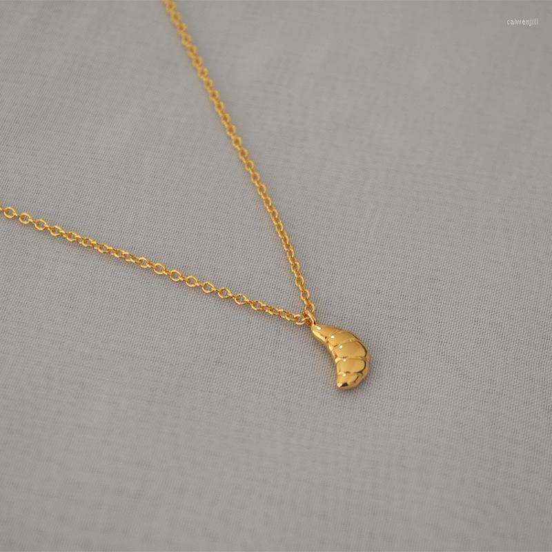 Pendant Necklaces Korean Version Of The Original French Croissant Delicate Small Simple Short Amount Chain Collarbone Girl Necklace
Pendant Necklaces Korean Version Of The Original French Croissant Delicate Small Simple Short Amount Chain Collarbone Girl Necklace