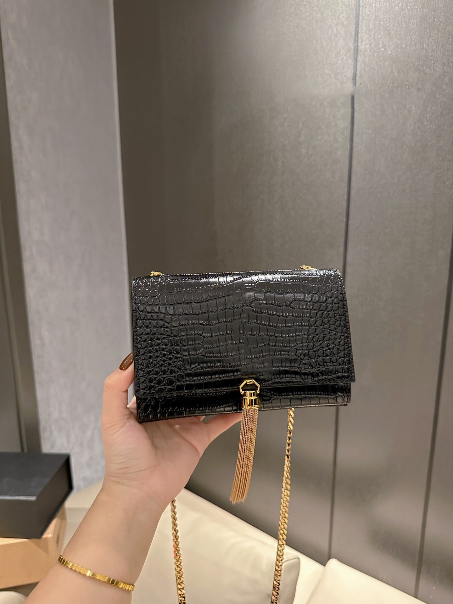 New bag senior designer handbag star net red with highquality monograms logo leather messenger bags women's shoulder bag, 13
New bag senior designer handbag star net red with highquality monograms logo leather messenger bags women's shoulder bag, 13