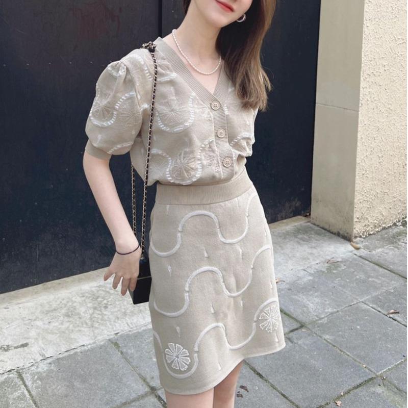 Work Dresses Women Summer Two Piece Set Korean Chic Jacquard Short Sleeve Knitted Tops Bodycon Mini Skirt Suits 2 Sets Womens Outfits, Black
Work Dresses Women Summer Two Piece Set Korean Chic Jacquard Short Sleeve Knitted Tops Bodycon Mini Skirt Suits 2 Sets Womens Outfits, Black
