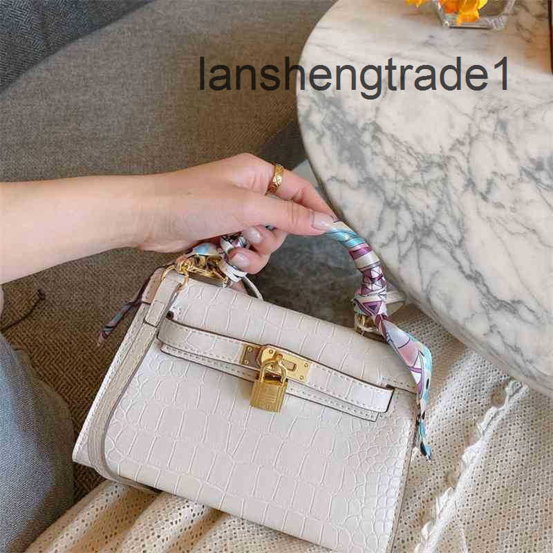 Designer Luxurys High Quality Bag Hemes Cowhide Berkin For Womens Handmade Wallet Fashion Letters H Togo Handbags Kely Purse Leather Black 25 35 The Totes Bags BOS0, Gray
Designer Luxurys High Quality Bag Hemes Cowhide Berkin For Womens Handmade Wallet Fashion Letters H Togo Handbags Kely Purse Leather Black 25 35 The Totes Bags BOS0, Gray