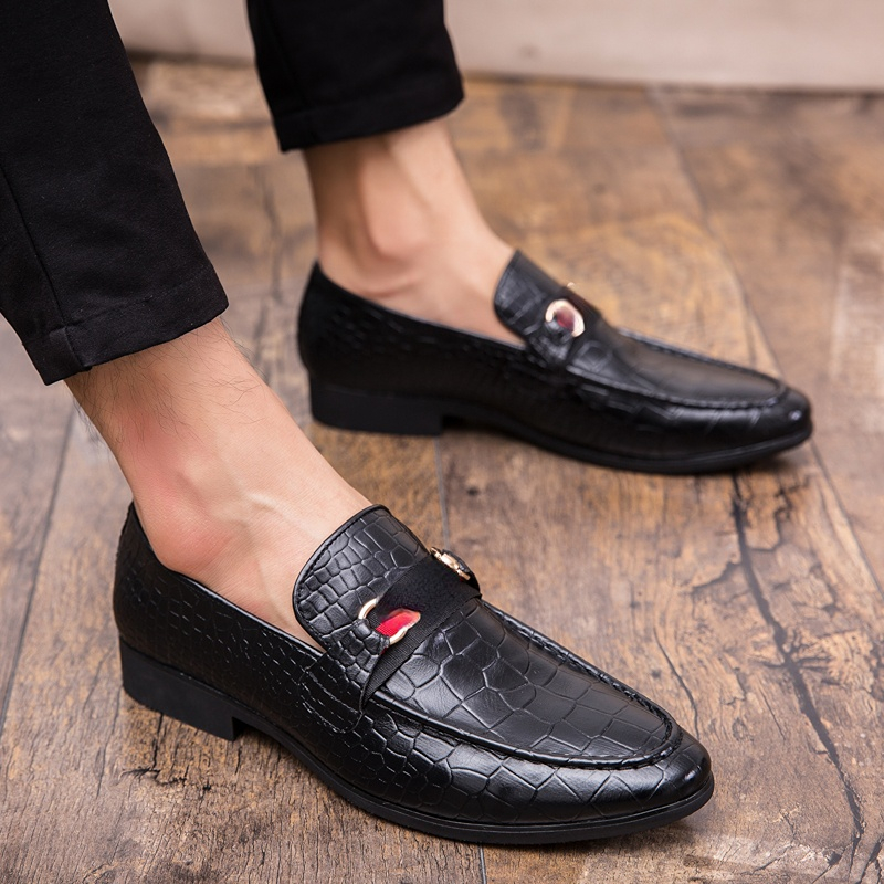 Classic crocodile texture loafers men shoes solid color PU fashion trend hair stylist nightclub pointed shoes