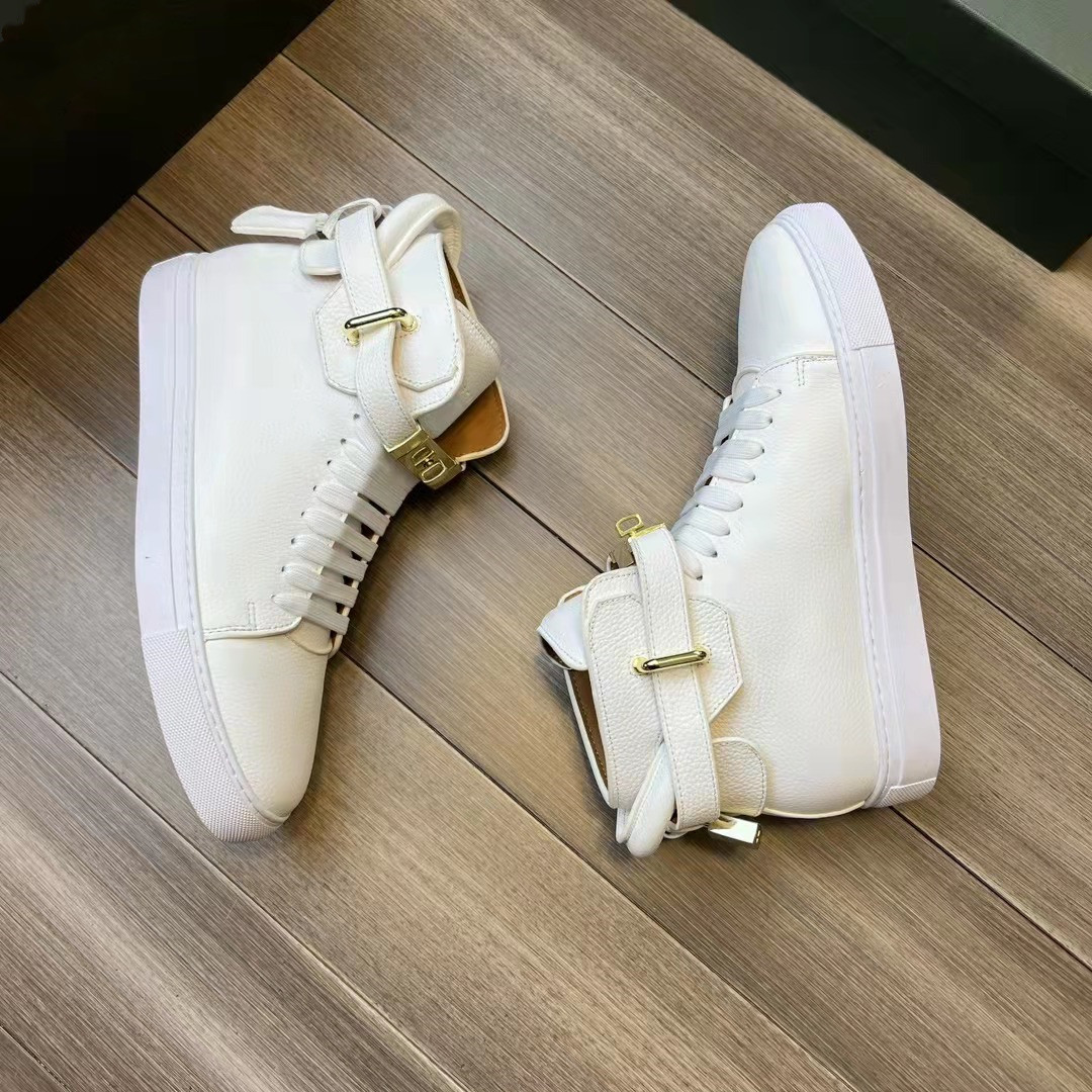 erfect Men Sneakers Metal Locks Sneakers Leisure Flats Lace-Up Grainy Leather Famous Men's Casual Fashion Trainer EU38-46
erfect Men Sneakers Metal Locks Sneakers Leisure Flats Lace-Up Grainy Leather Famous Men's Casual Fashion Trainer EU38-46