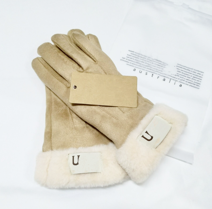 Fashion Women's suede thermal gloves Winter gloves cycling wool lining padded for warmth and windproof
Fashion Women's suede thermal gloves Winter gloves cycling wool lining padded for warmth and windproof