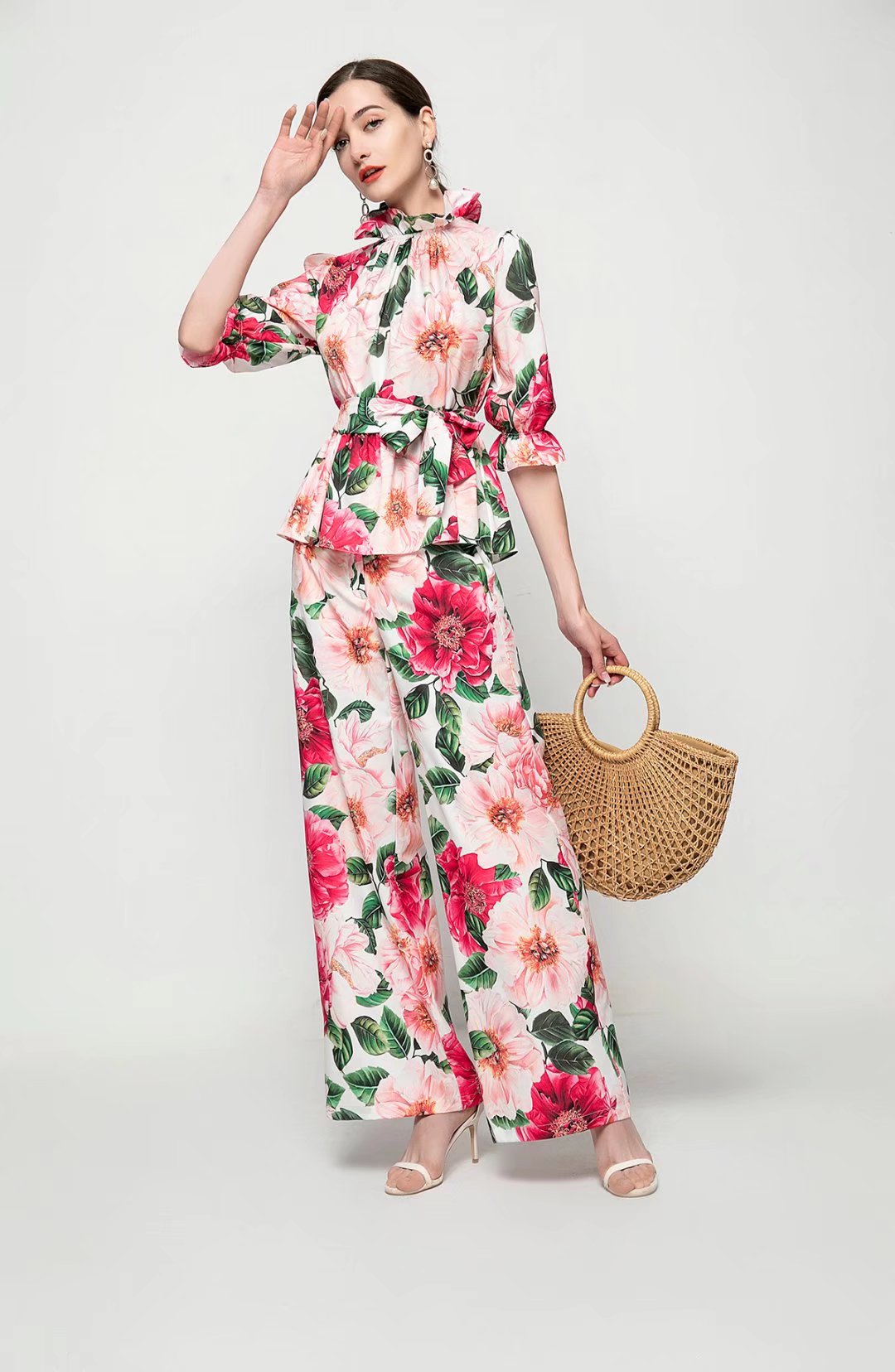 Women's Two Piece Pants French country style big flower printing beautiful fashionable retro middle sleeve waist shirt trousers western-style atmosphere suit, Red
Women's Two Piece Pants French country style big flower printing beautiful fashionable retro middle sleeve waist shirt trousers western-style atmosphere suit, Red