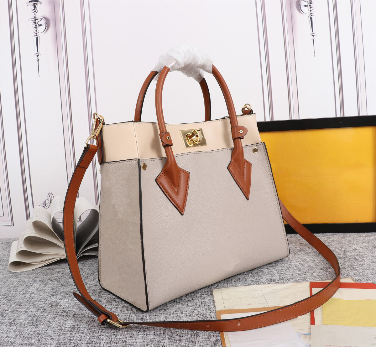 Luxurys Designers Women mini Bum Bags Belt Waist Purses Chest Bag Fashion Crossbody Classic Cross Body Handbags Leather Lady Shoulder Purse #53825, 53825#black embroidery
Luxurys Designers Women mini Bum Bags Belt Waist Purses Chest Bag Fashion Crossbody Classic Cross Body Handbags Leather Lady Shoulder Purse #53825, 53825#black embroidery