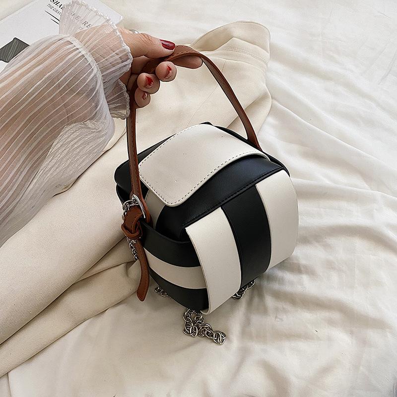 Evening Bags 2022 Square Weave Handbag Ladies Vintage Tote For Hard Handle Small Leather Sling Crossbody Women, Black
Evening Bags 2022 Square Weave Handbag Ladies Vintage Tote For Hard Handle Small Leather Sling Crossbody Women, Black