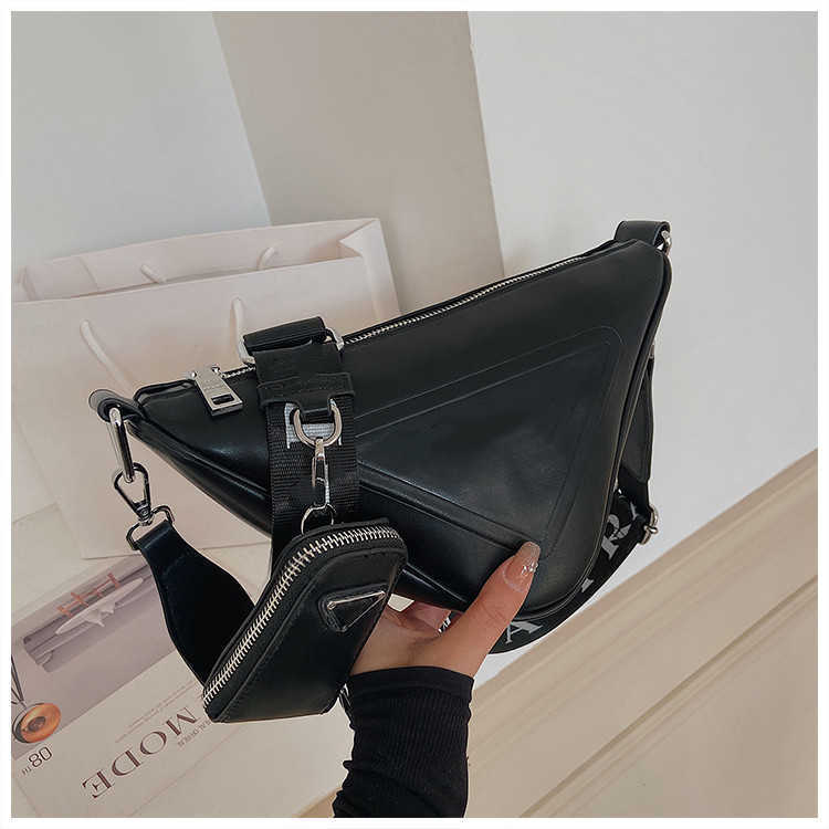 Briefcases Classic chain designer triangle bags women shoulder Bag cross handbag wallet fashion Real leather bag
Briefcases Classic chain designer triangle bags women shoulder Bag cross handbag wallet fashion Real leather bag