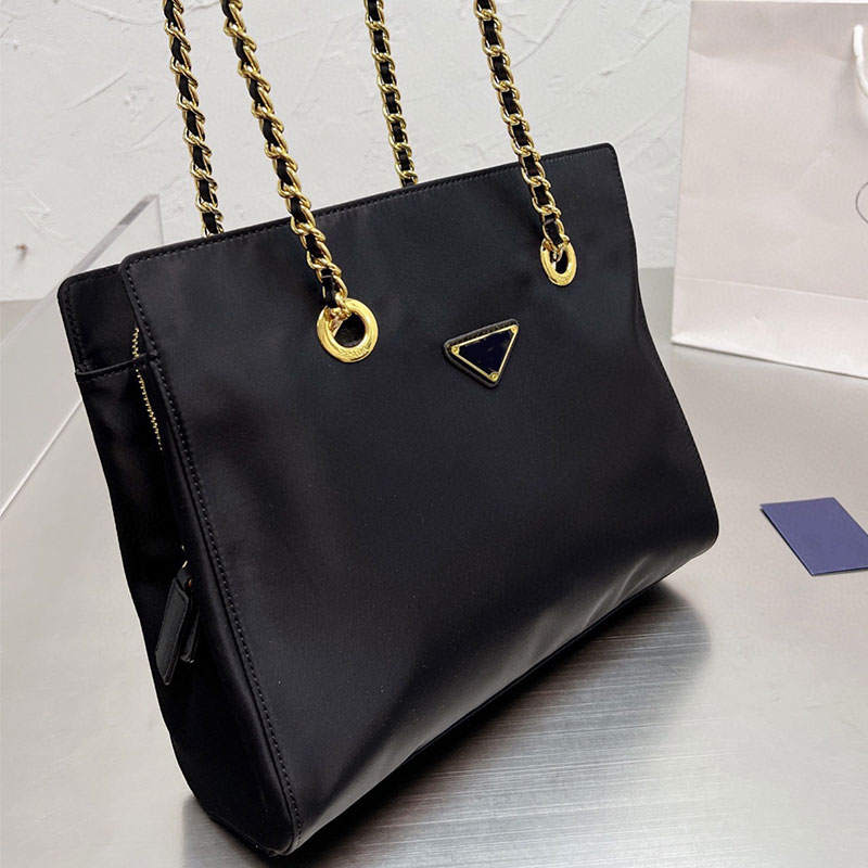 Shoulder Bag Chains Nylon Tote Bag Women Handbag Purse Plain Triangle Hardware Decoration Fashion Letters Internal Zipper Large Capacity Lad, Black
Shoulder Bag Chains Nylon Tote Bag Women Handbag Purse Plain Triangle Hardware Decoration Fashion Letters Internal Zipper Large Capacity Lad, Black