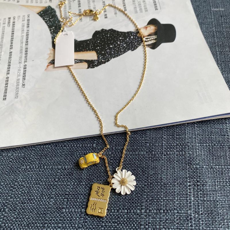 Necklace Earrings Set Idyllic Leisure And Vacation Temperament Fashion Series Daisy Flower Car Glasses Bag Pendant Bracelet Ornaments, Picture shown
Necklace Earrings Set Idyllic Leisure And Vacation Temperament Fashion Series Daisy Flower Car Glasses Bag Pendant Bracelet Ornaments, Picture shown