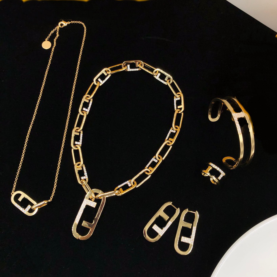 Fashion luxury Necklace Braclet Earrings Ring Diamonds F Initials Letter Pendant Women Settings 18K Gold Designer Jewelry Birthday Festive Gifts FS9 --06, Golden
Fashion luxury Necklace Braclet Earrings Ring Diamonds F Initials Letter Pendant Women Settings 18K Gold Designer Jewelry Birthday Festive Gifts FS9 --06, Golden