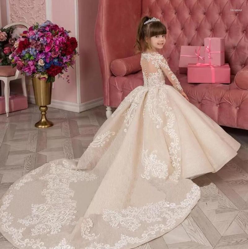 Girl Dresses Champagne Girls First Communion Dress Applique Lace Long Sleeve Ball Gown Elegant Flower Wedding Party
Girl Dresses Champagne Girls First Communion Dress Applique Lace Long Sleeve Ball Gown Elegant Flower Wedding Party