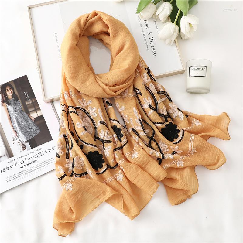 Scarves 2022 Paisley Flower Embroidery Scarf Shawls Women Cotton Embroideried Floral Wrap Hijab Muffler 10 Color 10pcs/LOT
Scarves 2022 Paisley Flower Embroidery Scarf Shawls Women Cotton Embroideried Floral Wrap Hijab Muffler 10 Color 10pcs/LOT
