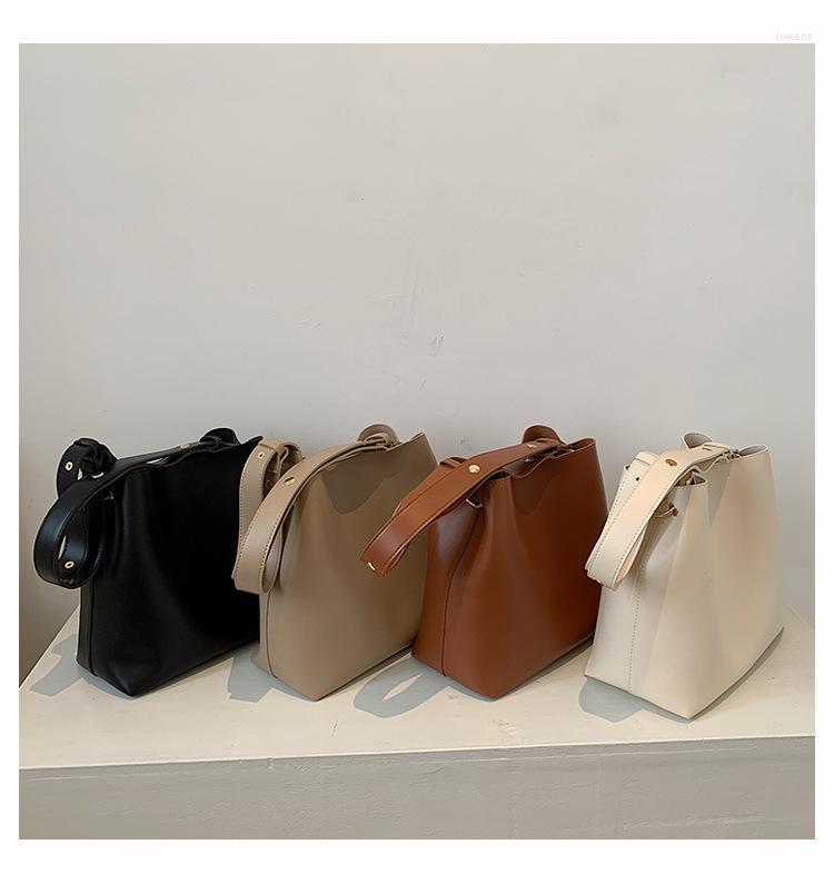 Evening Bags Shoulder Bag Women's Korean Version Fashion Large Capacity Bucket Ins Simple, Beige
Evening Bags Shoulder Bag Women's Korean Version Fashion Large Capacity Bucket Ins Simple, Beige
