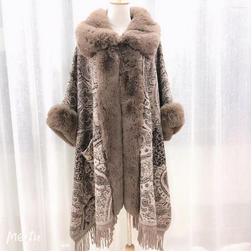 Scarves Spring Winter Cloak Warm Women Plus Size Tassel Cardigan Faux Fur Big Collar Cape Fashion Printed Poncho With Sleeves
Scarves Spring Winter Cloak Warm Women Plus Size Tassel Cardigan Faux Fur Big Collar Cape Fashion Printed Poncho With Sleeves