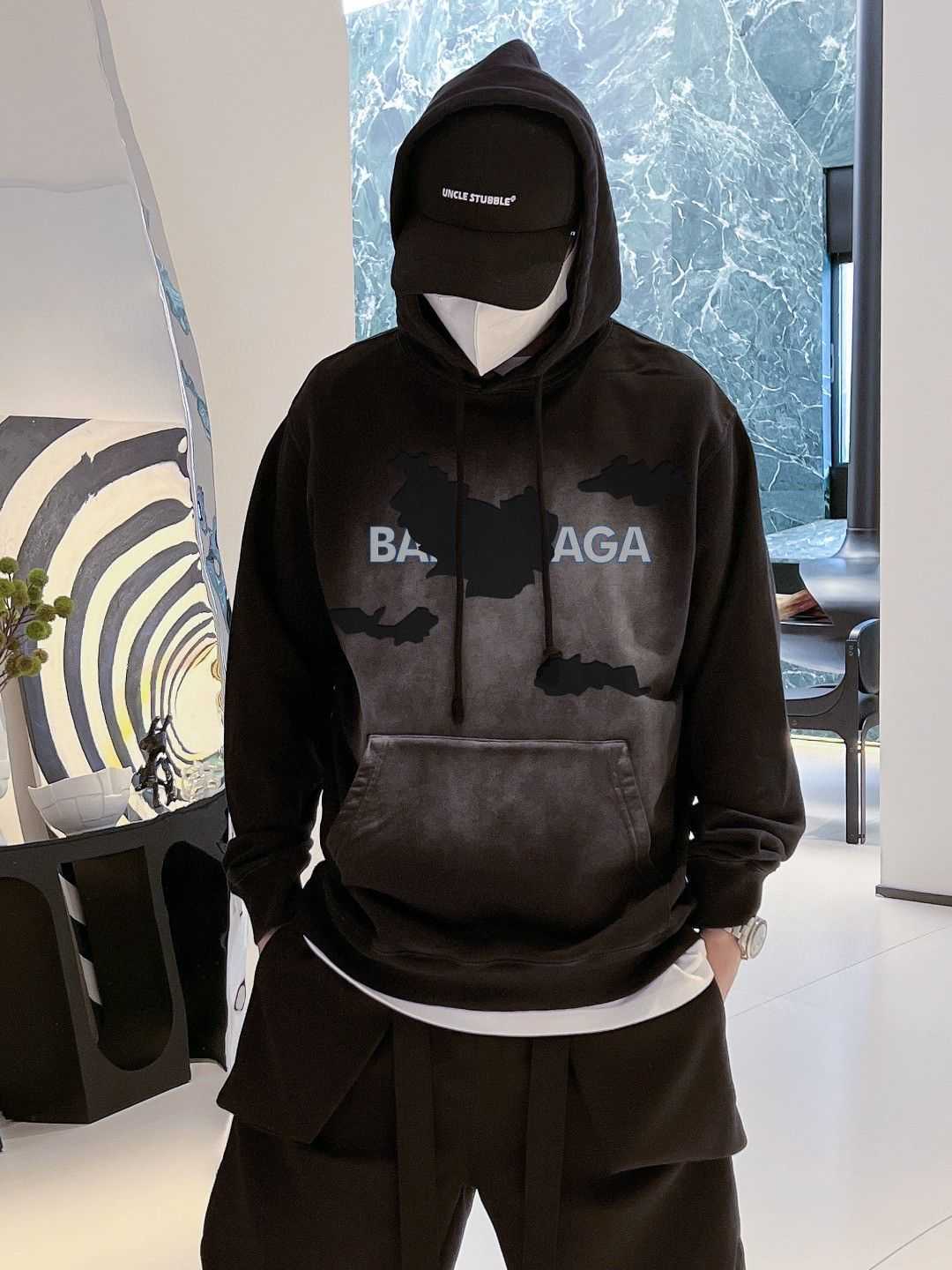 Style Men' Winter Hoodies House Balencaigass 2022 Sweatshirts b Designer Paris Autumn Wash Letter Print Hooded Casual Sweater for Women, Figure color
Style Men' Winter Hoodies House Balencaigass 2022 Sweatshirts b Designer Paris Autumn Wash Letter Print Hooded Casual Sweater for Women, Figure color