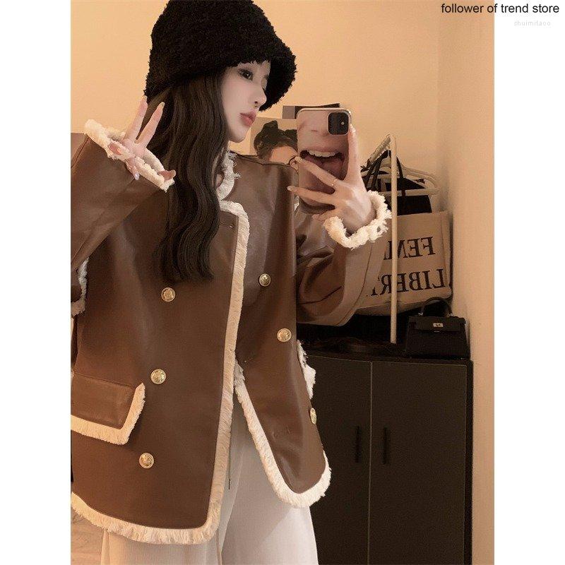 Women' Leather Design Feeling Fur Stitching Short Fragrant Coat Women' Autumn 2022 Double Breasted Loose PU Top, Black
Women' Leather Design Feeling Fur Stitching Short Fragrant Coat Women' Autumn 2022 Double Breasted Loose PU Top, Black