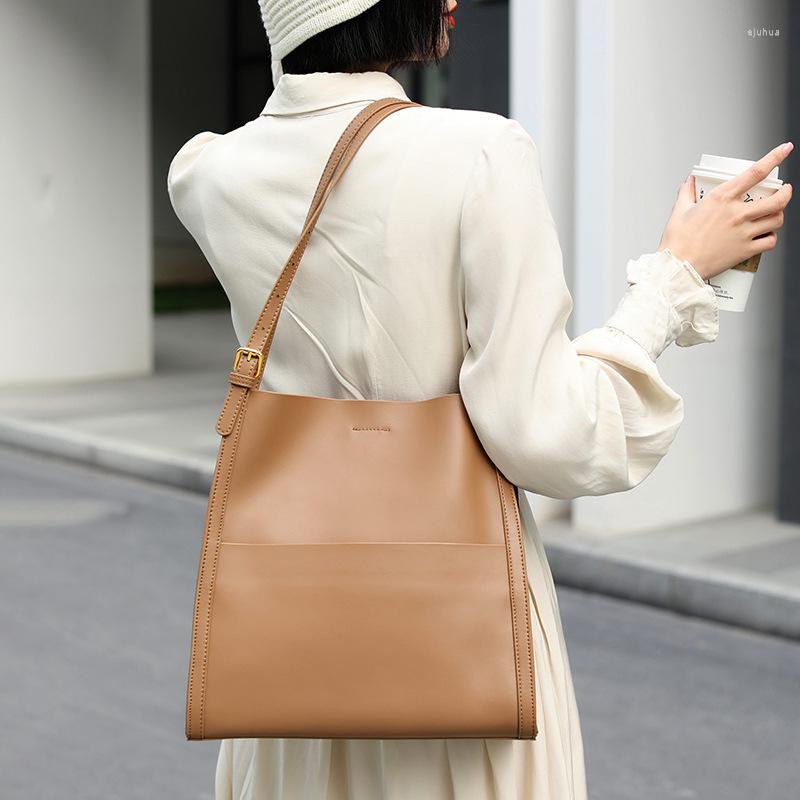 Evening Bags Genuine Leather Shoulder Bag For Women Luxury Designer Magnetic Buckle High Quality Woman's Tote Bucket Handbag, White
Evening Bags Genuine Leather Shoulder Bag For Women Luxury Designer Magnetic Buckle High Quality Woman's Tote Bucket Handbag, White