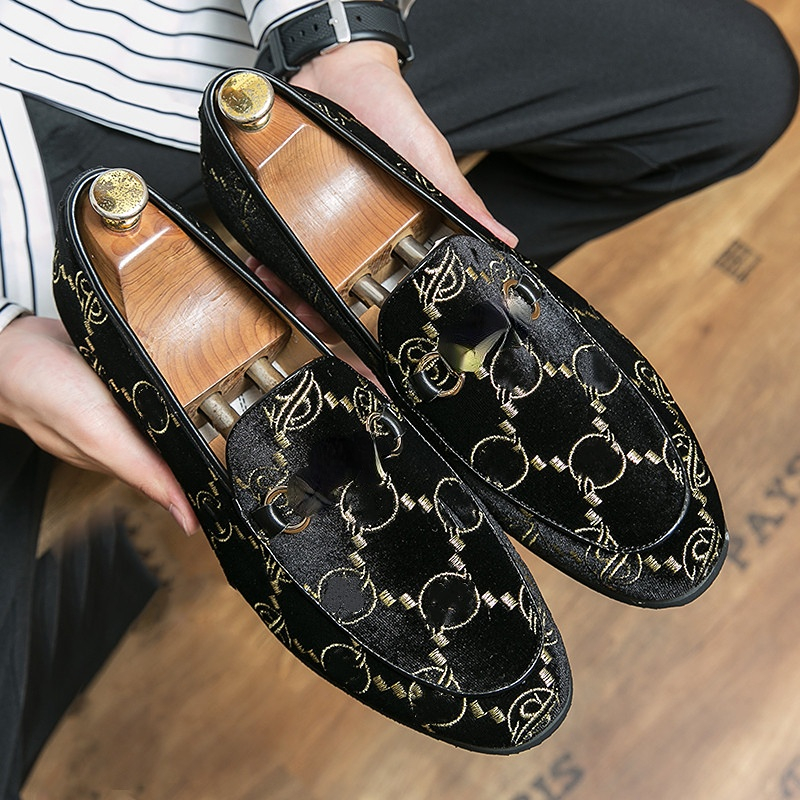 Loafers Men Shoes British Embroidery Faux Suede Round Head Metal Buckle Fashion Business Casual Wedding Party Daily AD137