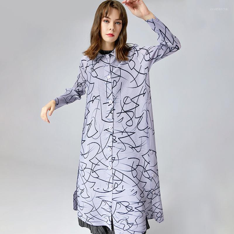 Women's Trench Coats Pleated Light Luxury Coat Medium Length Printing White Design Lapel Long Sleeve Windbreak, Grey
Women's Trench Coats Pleated Light Luxury Coat Medium Length Printing White Design Lapel Long Sleeve Windbreak, Grey