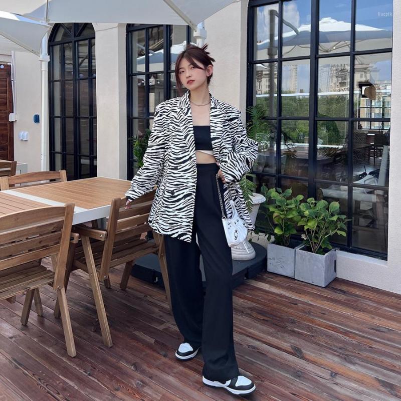 Women' Leather Jacket Women' Casual Autumn 2023 Loose Zebra Print PU Suit Blazer Outwear
Women' Leather Jacket Women' Casual Autumn 2023 Loose Zebra Print PU Suit Blazer Outwear