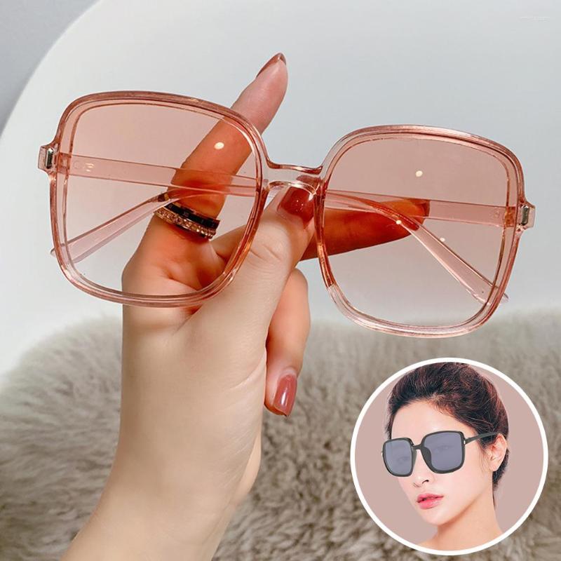 Sunglasses 2022 Streetwear Classic Vintage Square Woman Gradient Mirror Big Frame Sun Glasses Female Retro Fashion Eyeglasses
Sunglasses 2022 Streetwear Classic Vintage Square Woman Gradient Mirror Big Frame Sun Glasses Female Retro Fashion Eyeglasses