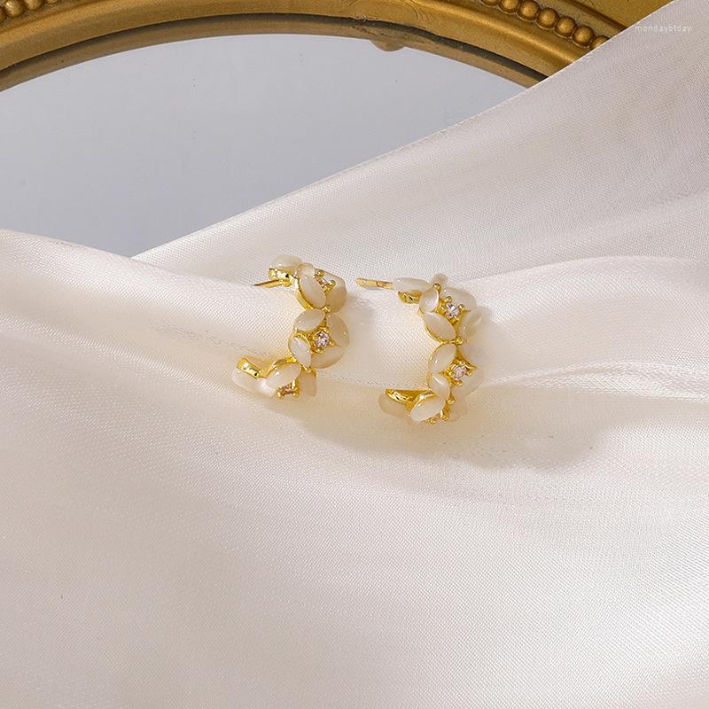 Hoop Earrings 2022 Korean Fashion Women's Jewelry Temperament Simple Rhinestones Imitation Opal Flower C Shape Accessories
Hoop Earrings 2022 Korean Fashion Women's Jewelry Temperament Simple Rhinestones Imitation Opal Flower C Shape Accessories