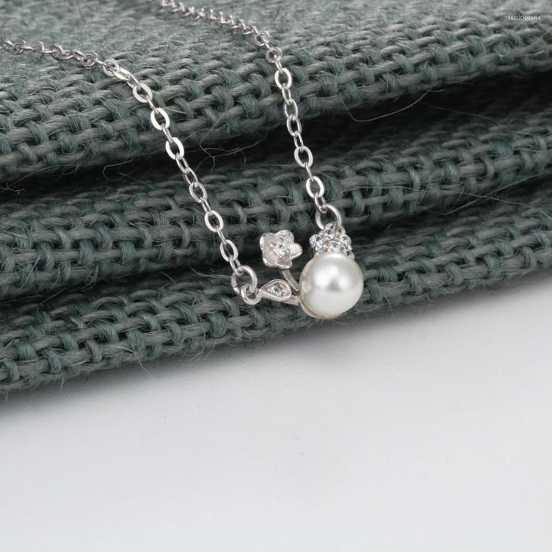 Pendant Necklaces CHENGXUN Ladies White Pearl Necklace Cute Flower Pendants For Women Lady Decoration Fashion Jewelry
Pendant Necklaces CHENGXUN Ladies White Pearl Necklace Cute Flower Pendants For Women Lady Decoration Fashion Jewelry