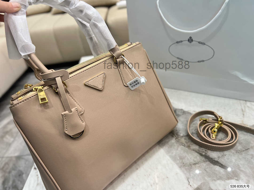 Shoulder Bags GGs Crossbody The Lady Purses Bag Shoulder Luxurys Men Designer On Go Fashion Bags Triangle Womens, Khaki
Shoulder Bags GGs Crossbody The Lady Purses Bag Shoulder Luxurys Men Designer On Go Fashion Bags Triangle Womens, Khaki