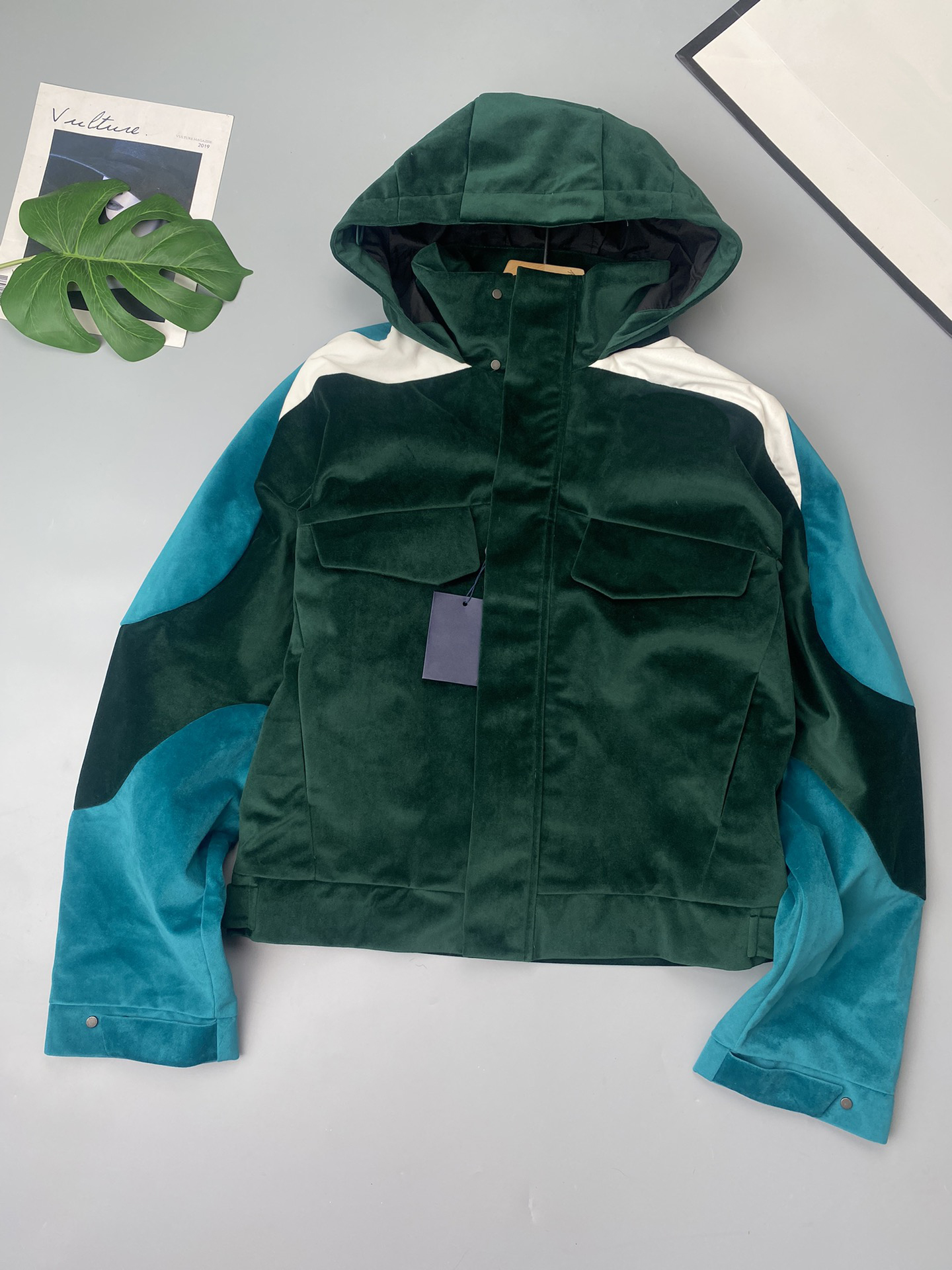 Highquality mens jacket high tech comfort suede material US size loose version of the luxury designer jacket, Multi
Highquality mens jacket high tech comfort suede material US size loose version of the luxury designer jacket, Multi