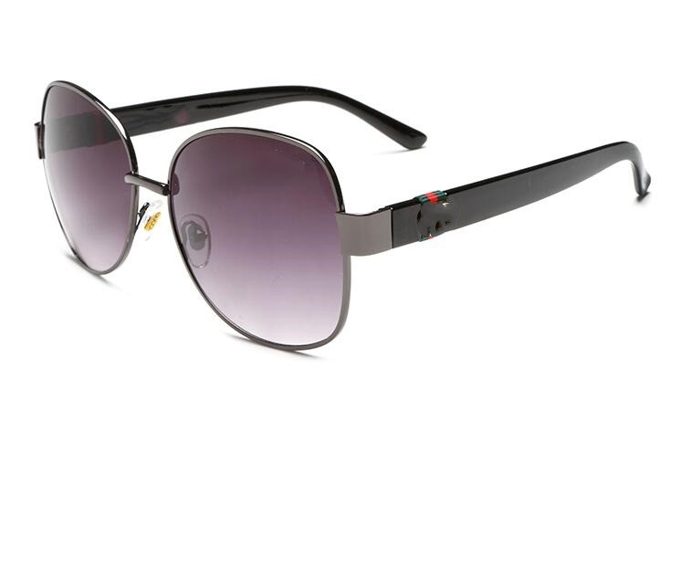 Fashion Designer Sunglasses Classic Eyeglasses Goggle Outdoor Beach Sun Glasses For Man Woman 5 Color Optional Triangular signature gafas para el sol de mujer 4242
Fashion Designer Sunglasses Classic Eyeglasses Goggle Outdoor Beach Sun Glasses For Man Woman 5 Color Optional Triangular signature gafas para el sol de mujer 4242