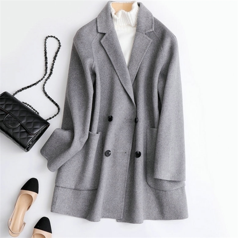 Womens Wool Blends Autumn Midi Length Coat Turn Down Collar Drouble Button Design 100% Gray Black en Casaco Feminino 221113
Womens Wool Blends Autumn Midi Length Coat Turn Down Collar Drouble Button Design 100% Gray Black en Casaco Feminino 221113