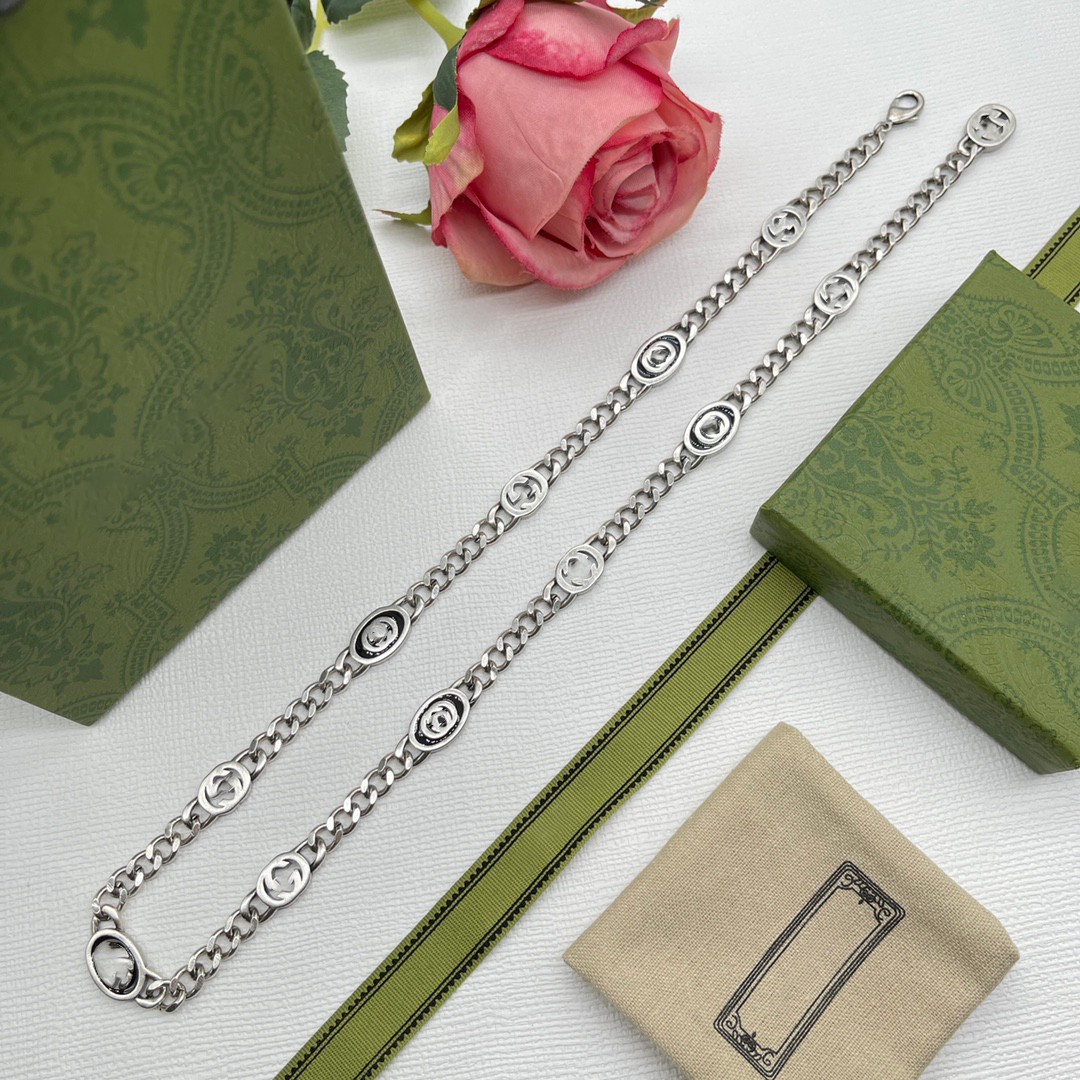 Necklace with serval brand double G letter fashion jewelry new fashion men women universal couple gift presented in box
Necklace with serval brand double G letter fashion jewelry new fashion men women universal couple gift presented in box
