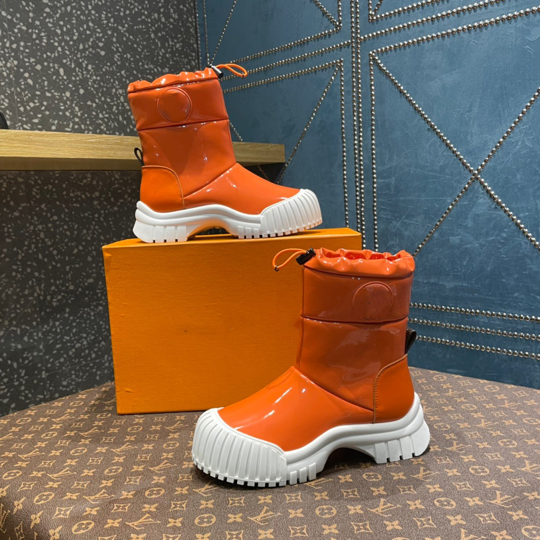 Luxury designer Snow Boots Leather Women boots Desert Boot flamingos Love arrow medal leathers coarse Winter designers shoes with box 35-42, Blue
Luxury designer Snow Boots Leather Women boots Desert Boot flamingos Love arrow medal leathers coarse Winter designers shoes with box 35-42, Blue