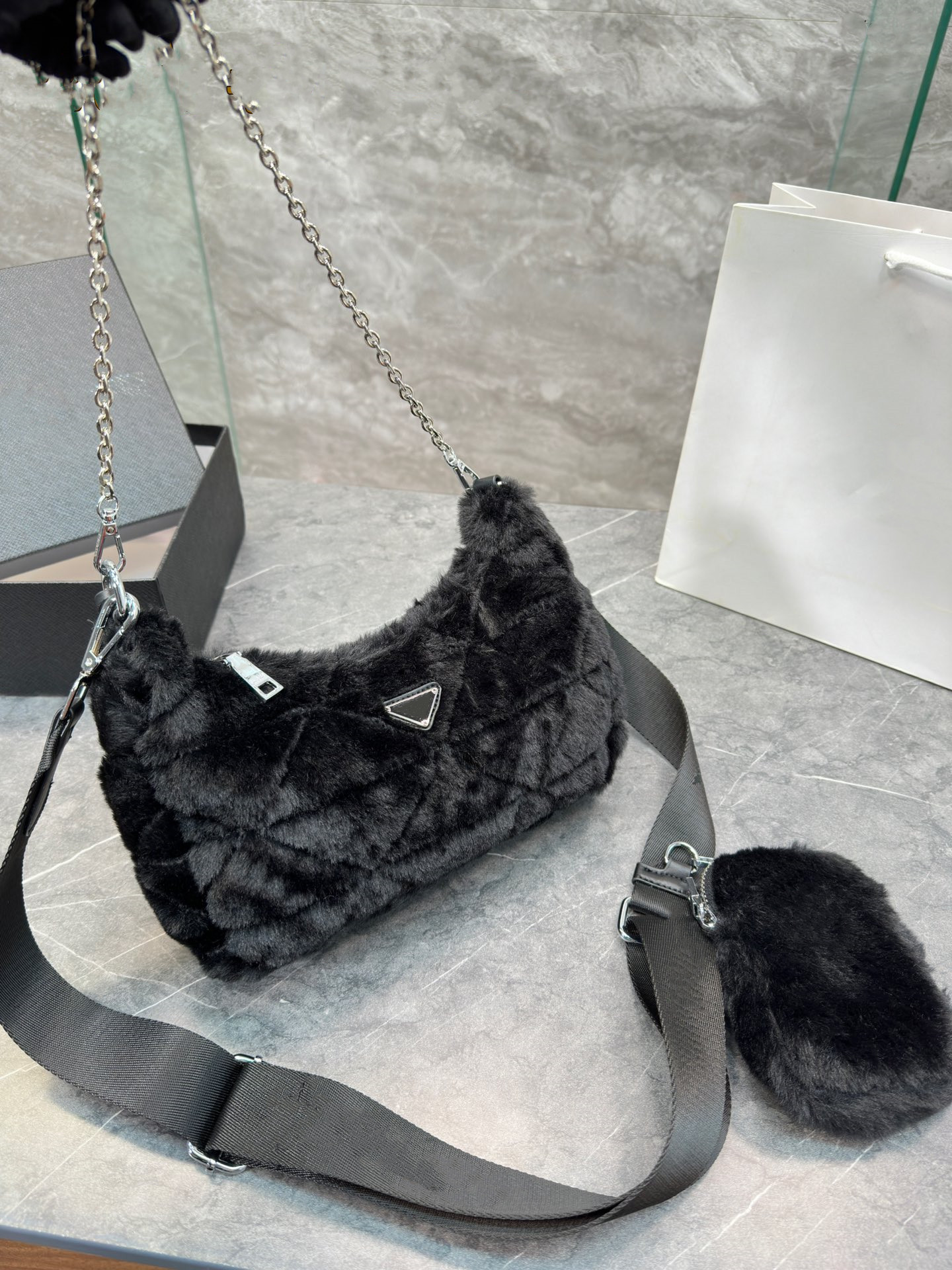 LQ Winter Fur Bag Subaxillary hobo For Women Shoulder Chest Pack Lady Tote Purse Messenger Bag Handbags Nylon 3Pcs/Sets, Extra freight
LQ Winter Fur Bag Subaxillary hobo For Women Shoulder Chest Pack Lady Tote Purse Messenger Bag Handbags Nylon 3Pcs/Sets, Extra freight