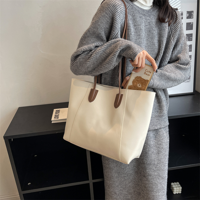 Womens Handbags Fashion Flower Ladies Composite Totes Bag Leather ShoulderBags Female Clutch Purse with Box 103, Red embossing
Womens Handbags Fashion Flower Ladies Composite Totes Bag Leather ShoulderBags Female Clutch Purse with Box 103, Red embossing